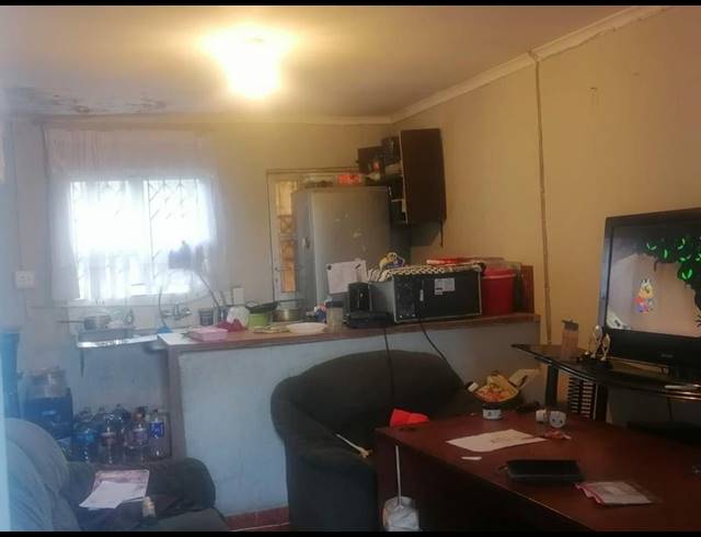 2 BEDROOM HOUSE FOR SALE IN ILLOVO BEACH